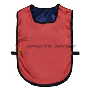 Купить Манишка футбольная двусторонняя универсальная Spektr Sport красно-синяя в Москве 