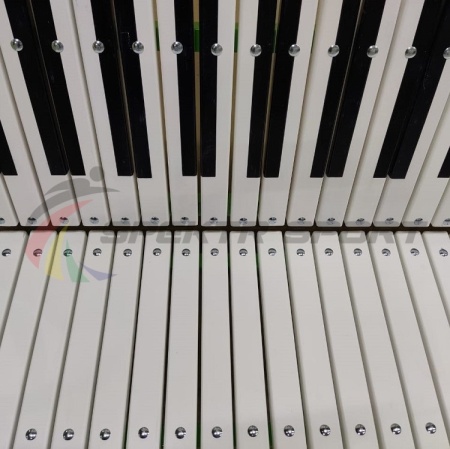 Купить Скамья уличная Клавиши с веточкой 2000*900*630 мм, каркас металл в Москве 